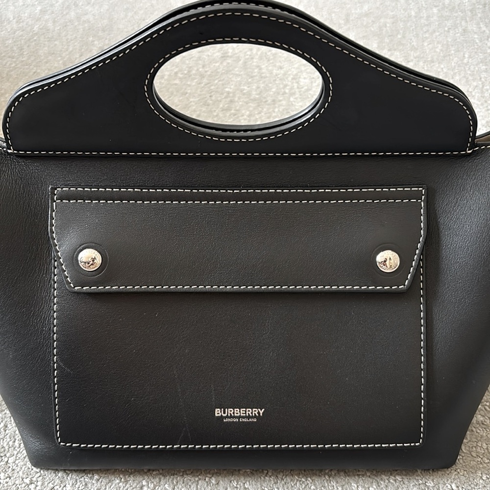 Burberry Leather Soft Pocket Shoulder Bag - Picture 2 of 9